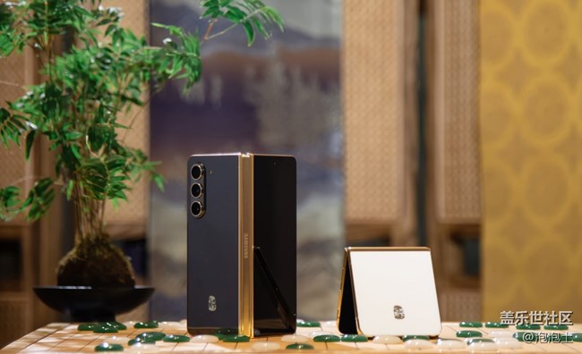 心系天下 三星W24｜W24 Flip:尊享奢華美學(xué)