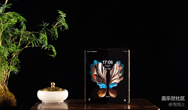 心系天下 三星W24｜W24 Flip:尊享奢華美學(xué)