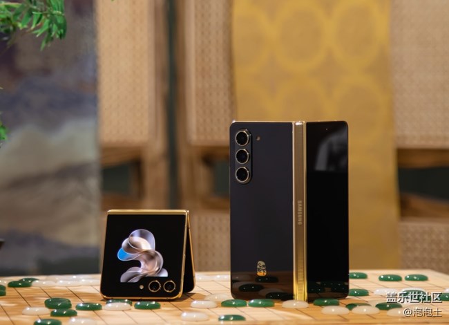 心系天下 三星W24｜W24 Flip:尊享奢華美學(xué)