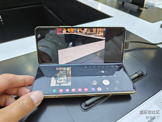 【三星W24 |W24 Flip快閃店打卡】心系天下匠心之作