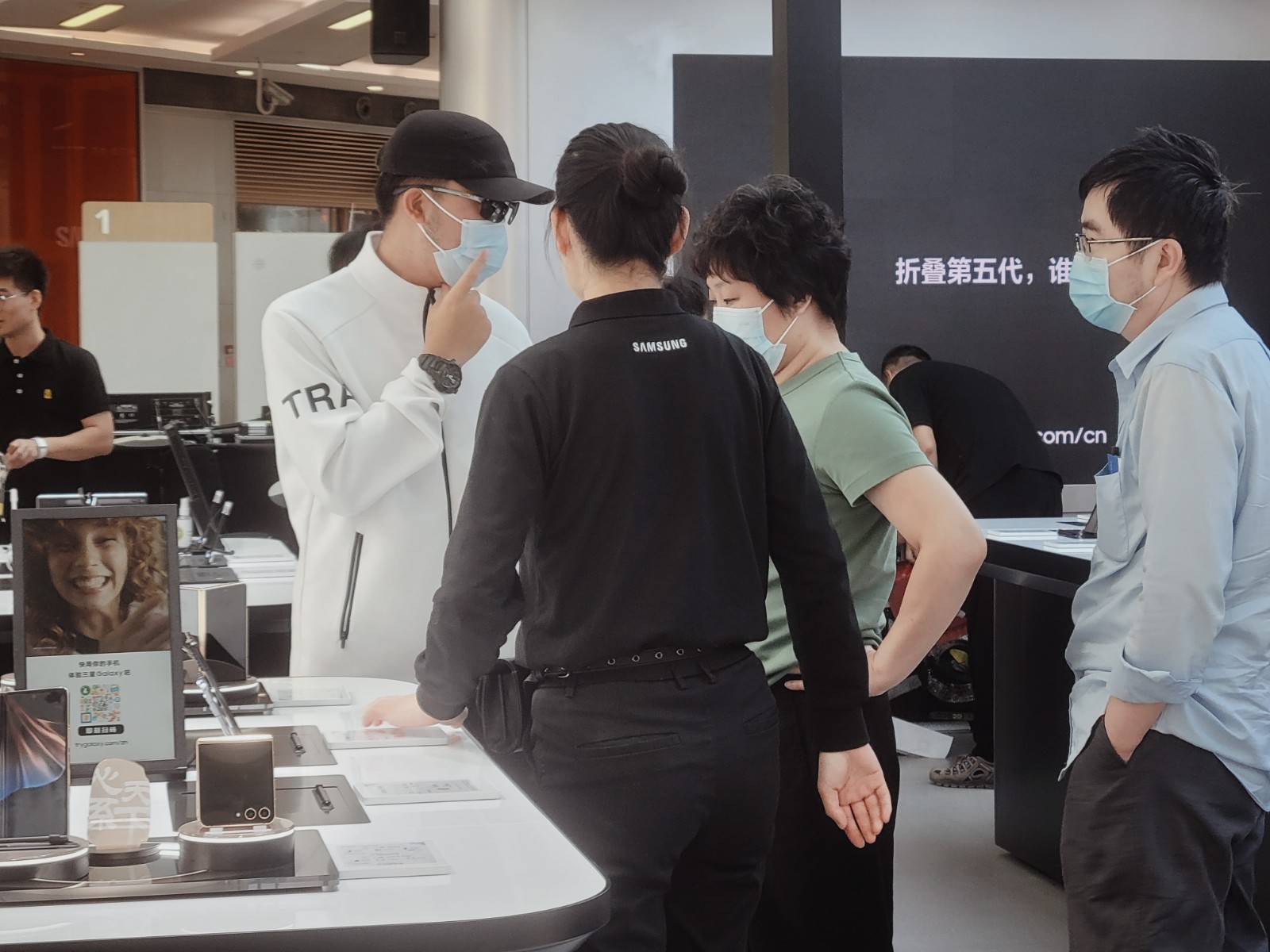 【三星W24 |W24 Flip快閃店打卡】+心系天下系列快閃店打卡 【三星W24 |W24 Flip快閃店打卡】+心系天下系列快閃店打卡