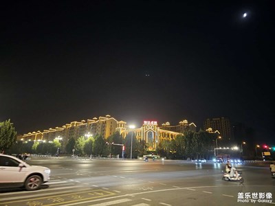 一組夜景照片，看看s23U效果怎樣。