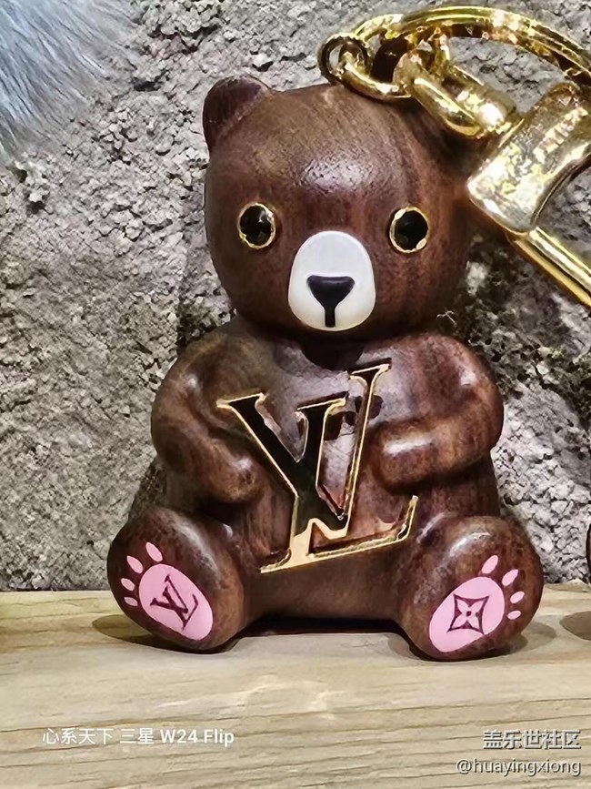 #微距下的小細節(jié),三星W24帶你探店儂好上海LV時尚快閃店