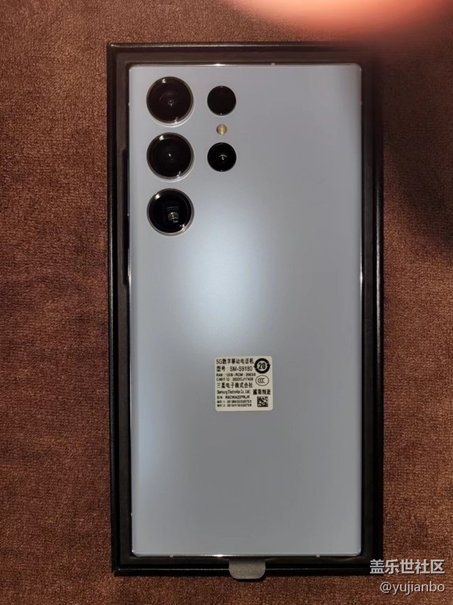 據(jù)說湖嶼藍、鮮檸綠兩款定制色S23U的邊框不會掉漆