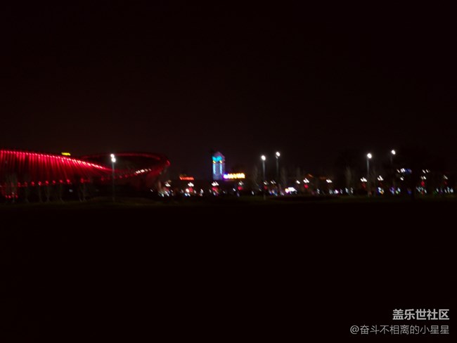 濱江之夜，燈火璀燦