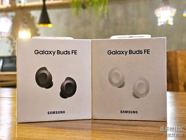 我拍了拍Galaxy Buds FE