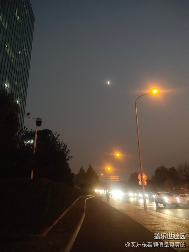 美麗的夜-晚上附近的街景