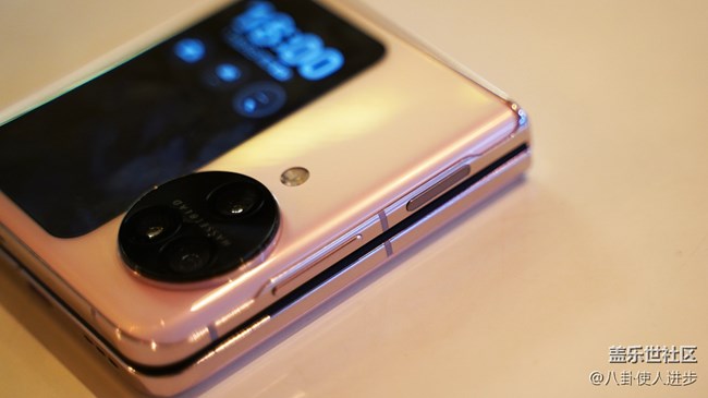 Galaxy Z Flip5 VS OPPO Find N3 Flip外觀對比