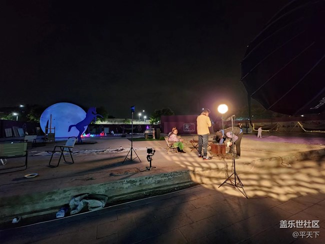【美麗的夜】夜色下的藝術(shù)市集