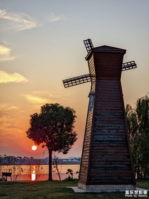 【淡寫時(shí)光】+湖畔夕陽(yáng)