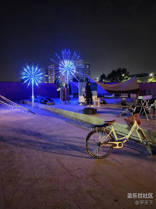 【美麗的夜】夜色下的藝術(shù)市集