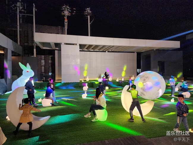 【美麗的夜】夜色下的藝術(shù)市集