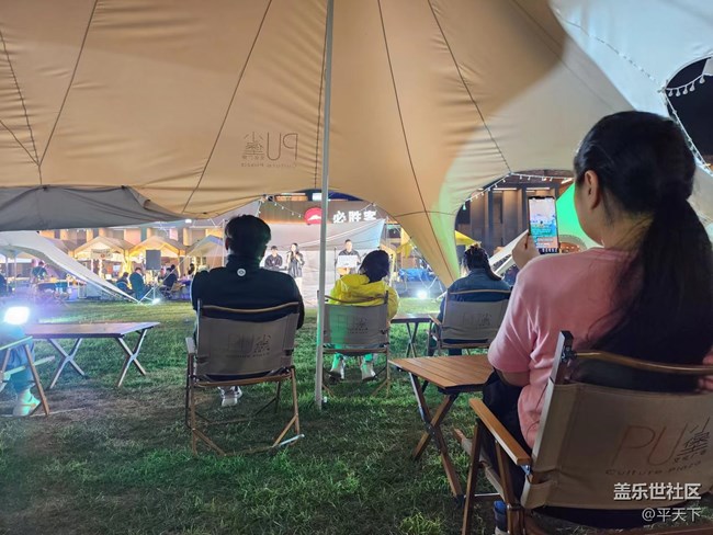 【美麗的夜】夜色下的藝術(shù)市集