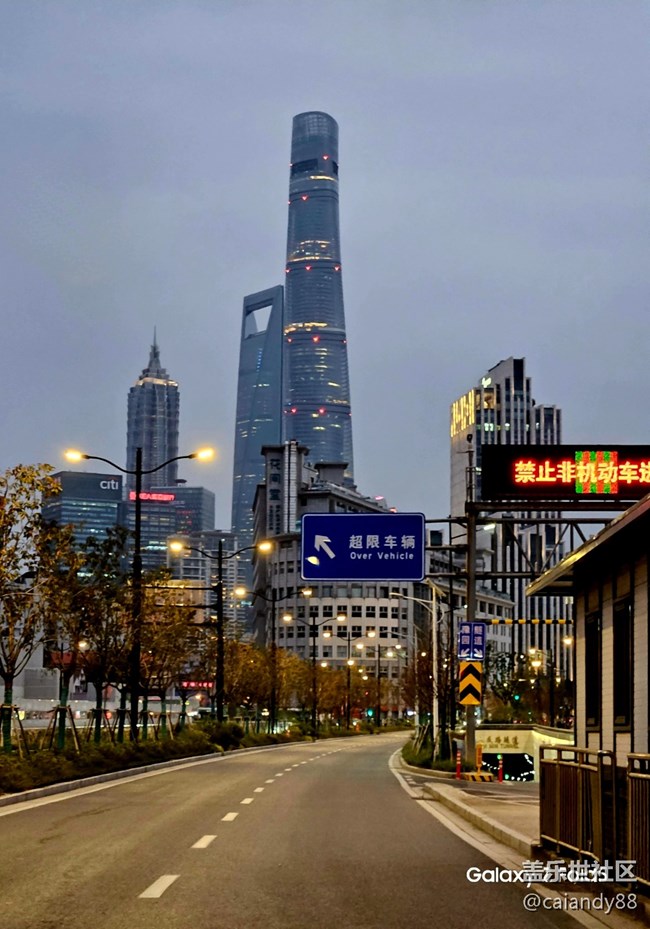 體驗(yàn)再次進(jìn)化，Z Fold5外觀和拍攝能力分享