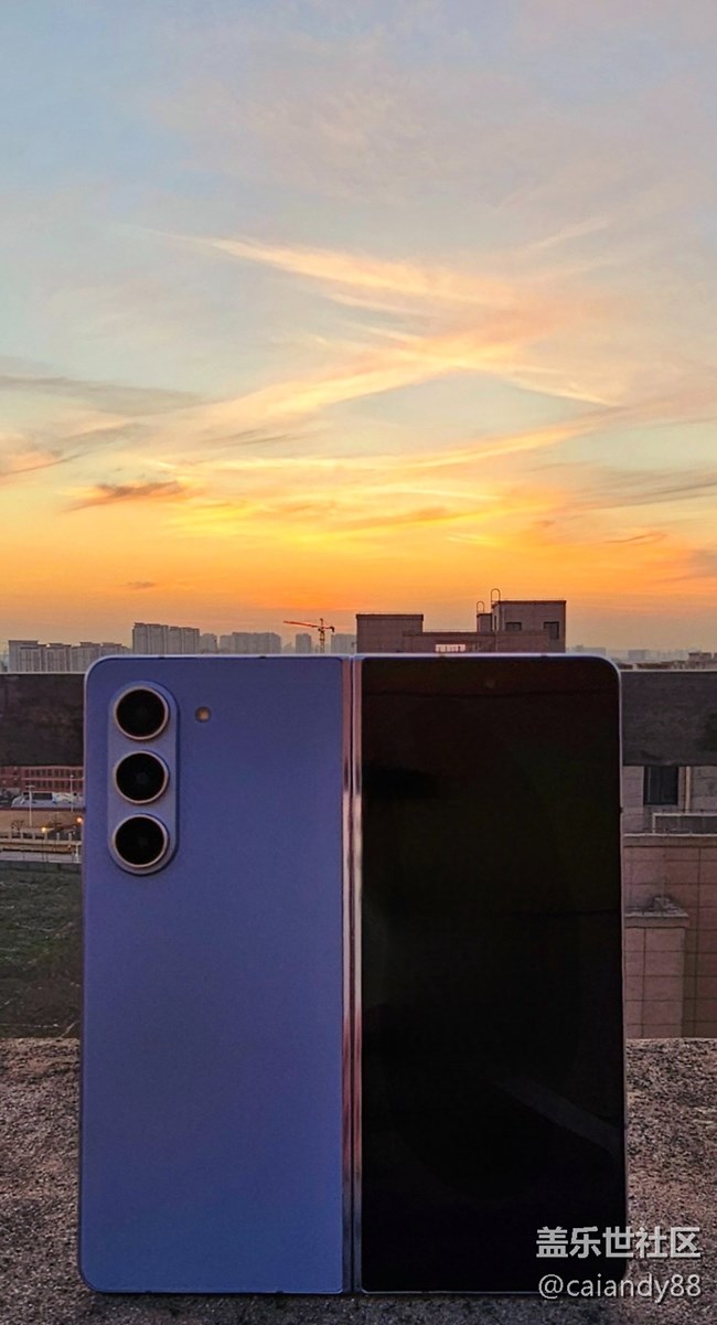 體驗(yàn)再次進(jìn)化，Z Fold5外觀和拍攝能力分享