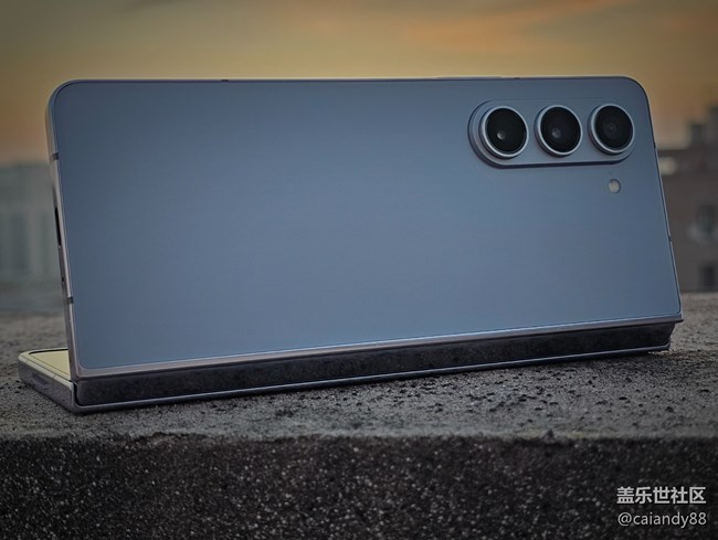 體驗(yàn)再次進(jìn)化，Z Fold5外觀和拍攝能力分享