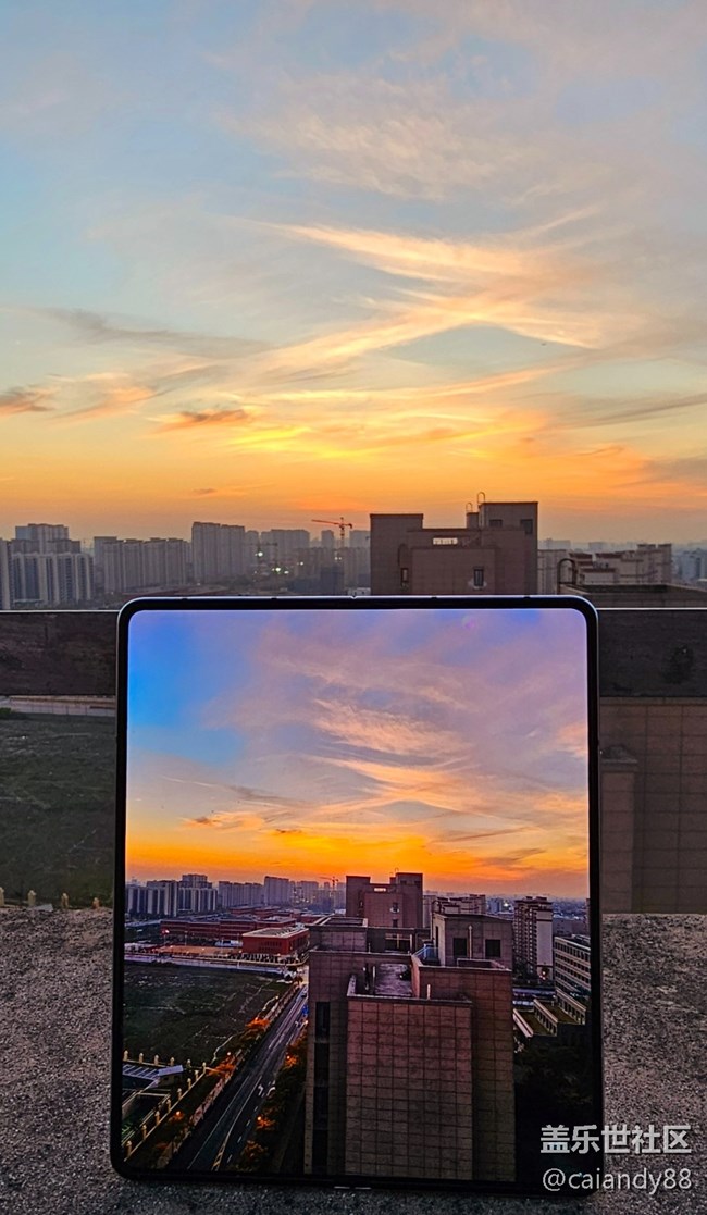 體驗(yàn)再次進(jìn)化，Z Fold5外觀和拍攝能力分享