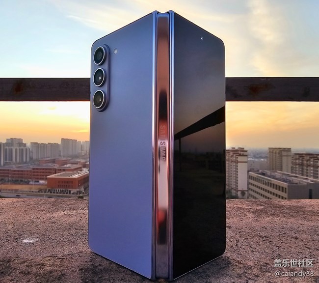 體驗(yàn)再次進(jìn)化，Z Fold5外觀和拍攝能力分享