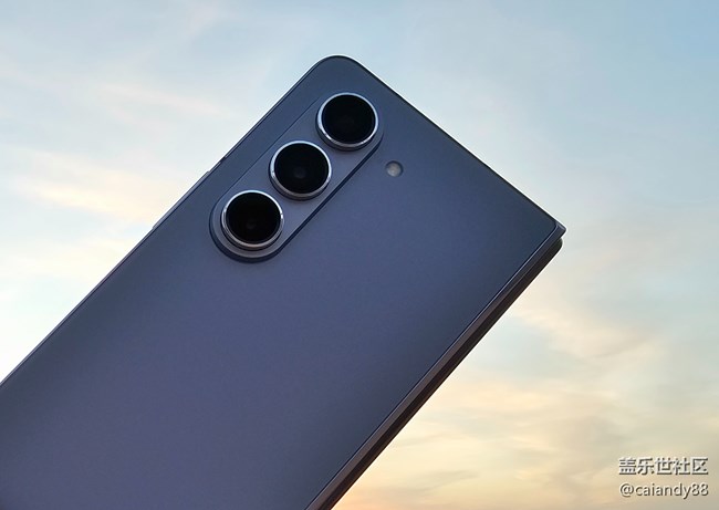 體驗(yàn)再次進(jìn)化，Z Fold5外觀和拍攝能力分享