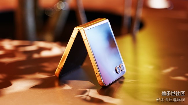 彰顯奢華美學(xué) 三星W24 Flip圖賞