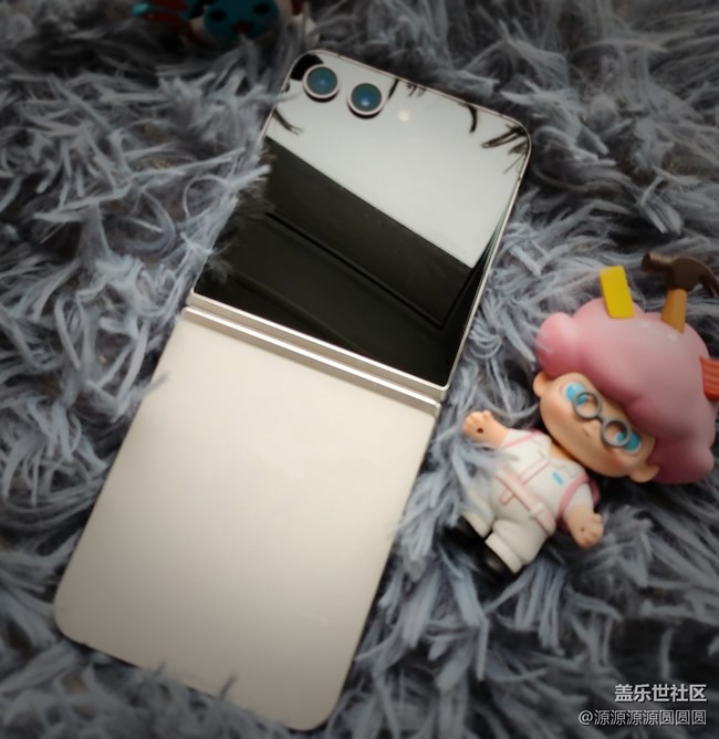 翻開未來，三星Flip 5折疊屏手機(jī)的超燃體驗(yàn)！