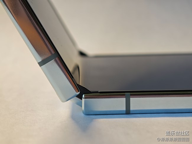 【三星zflip5美圖分享】翻開科技與藝術(shù)的完美篇章