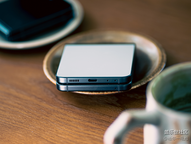 小折疊外屏形態(tài)的最終歸宿是？三星、OPPO 折疊屏對比