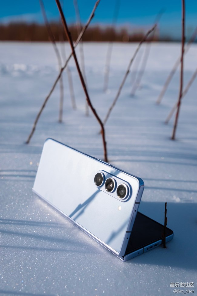 雪中精靈——Galaxy Z Fold5 冰萃藍(lán)圖賞