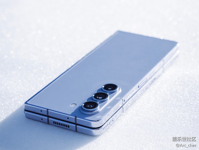 雪中精灵——Galaxy Z Fold5 冰萃蓝图赏