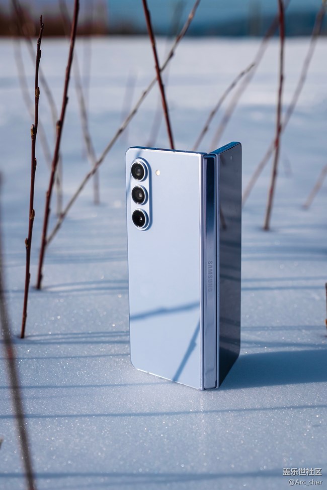 雪中精靈——Galaxy Z Fold5 冰萃藍(lán)圖賞