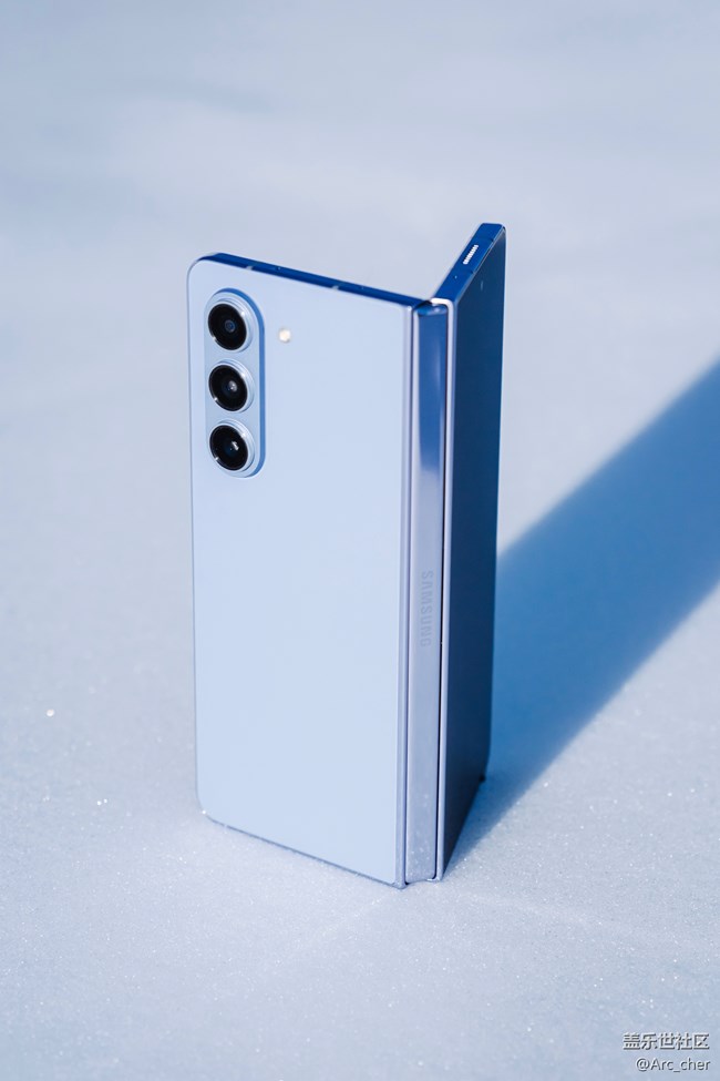 雪中精靈——Galaxy Z Fold5 冰萃藍(lán)圖賞