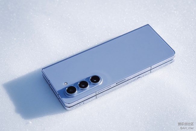 雪中精灵——Galaxy Z Fold5 冰萃蓝图赏