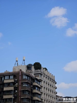 【生活的寫意】何故將天空渲染得如此藍(lán)