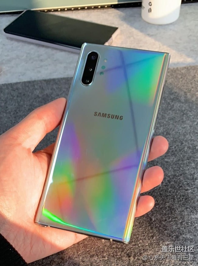 【我的新手機】三星最大膽的配色--莫奈彩 【我的新手機】三星最大膽的配色--莫奈彩