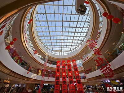 【我家鄉(xiāng)的春節(jié)】+商場里的春節(jié)氣氛