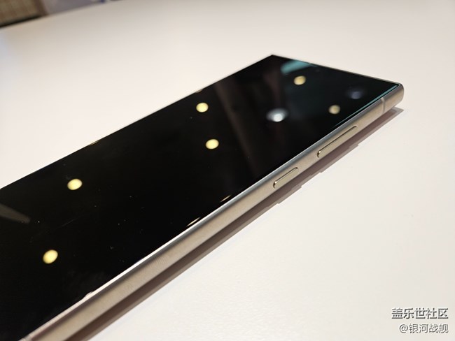 拍拍我的橙色S24 Ultra