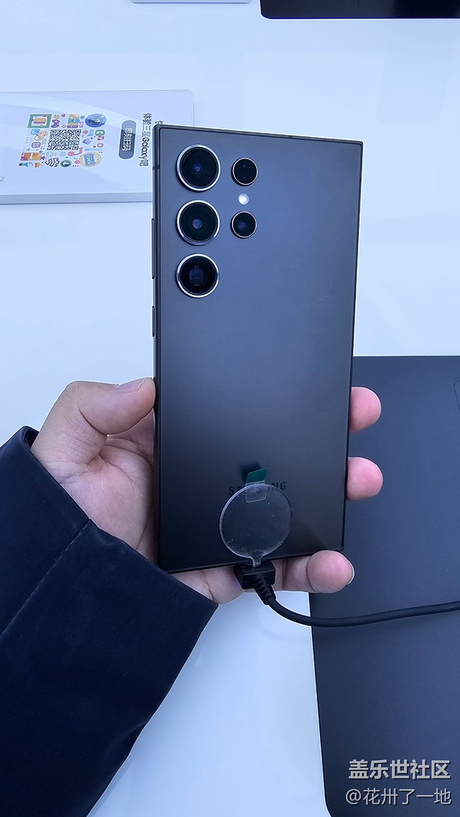 【山城S24快閃店】S24閃現(xiàn)解放碑 一起來看看吧