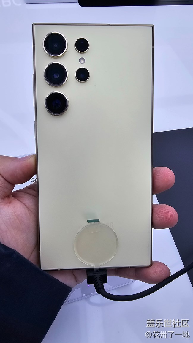 【山城S24快閃店】S24閃現(xiàn)解放碑 一起來看看吧