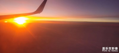 空中晚霞