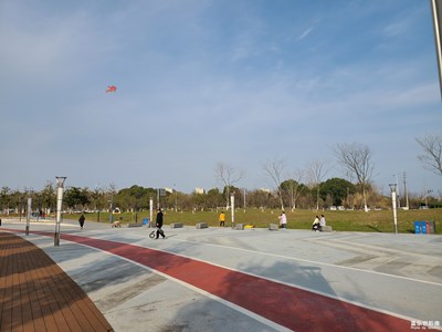 【早春】+ 放風(fēng)箏