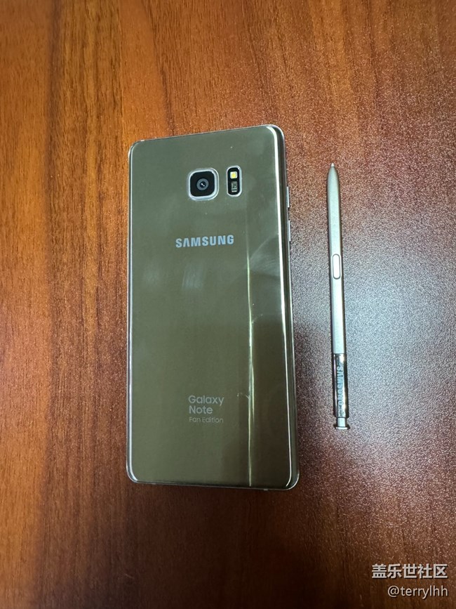 金色的Note FE SM-N935S