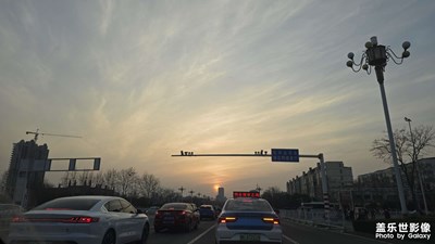 等紅燈時(shí)隨拍