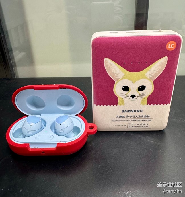 【我的三星產(chǎn)品】耳廓狐移動電源和耳機(jī)