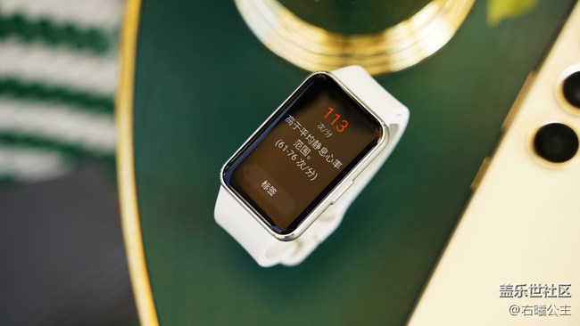 輕巧時尚 佩戴舒適 三星Galaxy Fit3圖賞 輕巧時尚 佩戴舒適 三星Galaxy Fit3圖賞