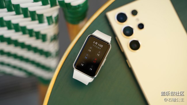 輕巧時尚 佩戴舒適 三星Galaxy Fit3圖賞 輕巧時尚 佩戴舒適 三星Galaxy Fit3圖賞