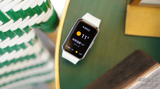 輕巧時尚 佩戴舒適 三星Galaxy Fit3圖賞 輕巧時尚 佩戴舒適 三星Galaxy Fit3圖賞