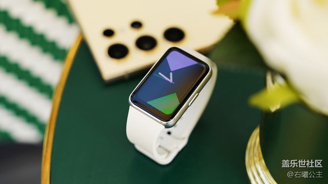 輕巧時尚 佩戴舒適 三星Galaxy Fit3圖賞 輕巧時尚 佩戴舒適 三星Galaxy Fit3圖賞