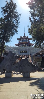 登上云龍山巔的觀景臺眺望云龍湖