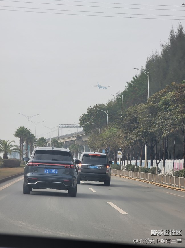 【長焦的美】不一樣的城市，左右相反的車輛