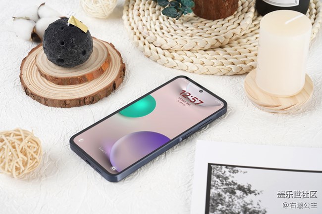 時(shí)尚配色 簡(jiǎn)約設(shè)計(jì) 三星Galaxy A55 5G精美圖賞